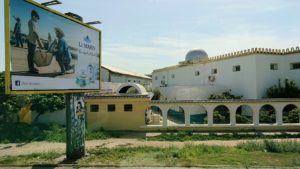 チュニジア：ビゼルトの街を満喫しバスに乗り込む1