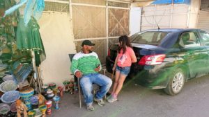 チュニジア：シディ・ブ・サイドの駐車場に到着5