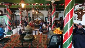 チュニジア：シディ・ブ・サイドのカフェ・デ・ナットへ入る6