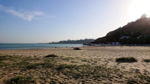 チュニジア：シディ・ブ・サイドで海岸に降りた場所で8