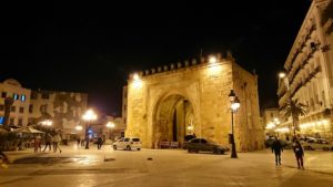 チュニジア：チュニスの夜を散策する8