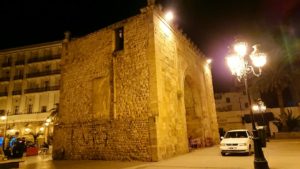 チュニジア：チュニスの夜を散策する10