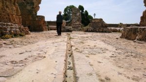 チュニジア：カルタゴ遺跡のアントニヌスの共同浴場内を散策3