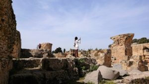 チュニジア：カルタゴ遺跡のアントニヌスの共同浴場内の散策は続く