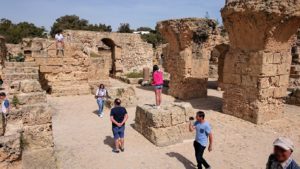 チュニジア：カルタゴ遺跡のアントニヌスの共同浴場内の散策は続く5