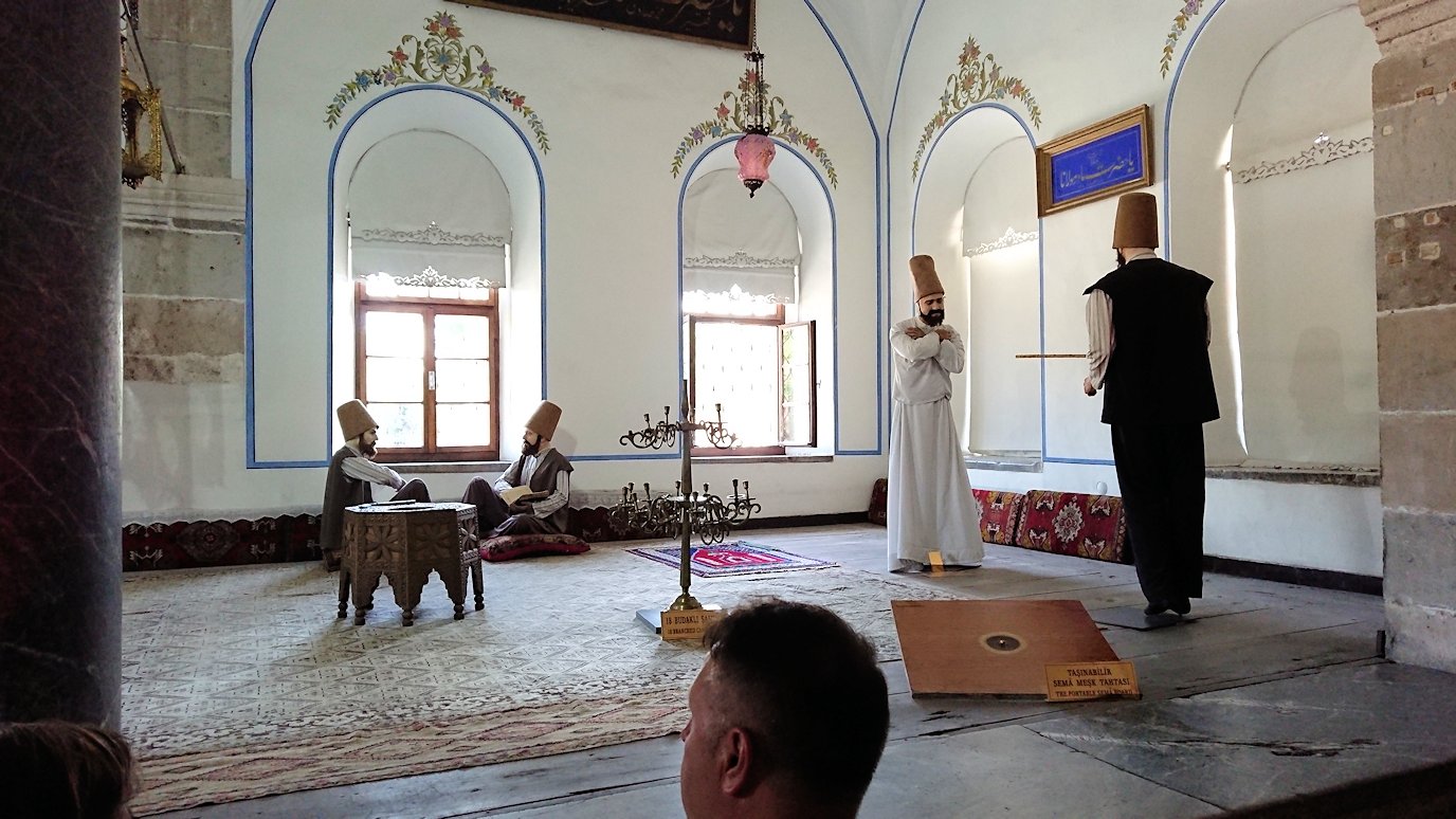 メヴラーナ博物館でイスラム神秘主義のメヴレヴィー教団をお勉強 トルコ旅行記37