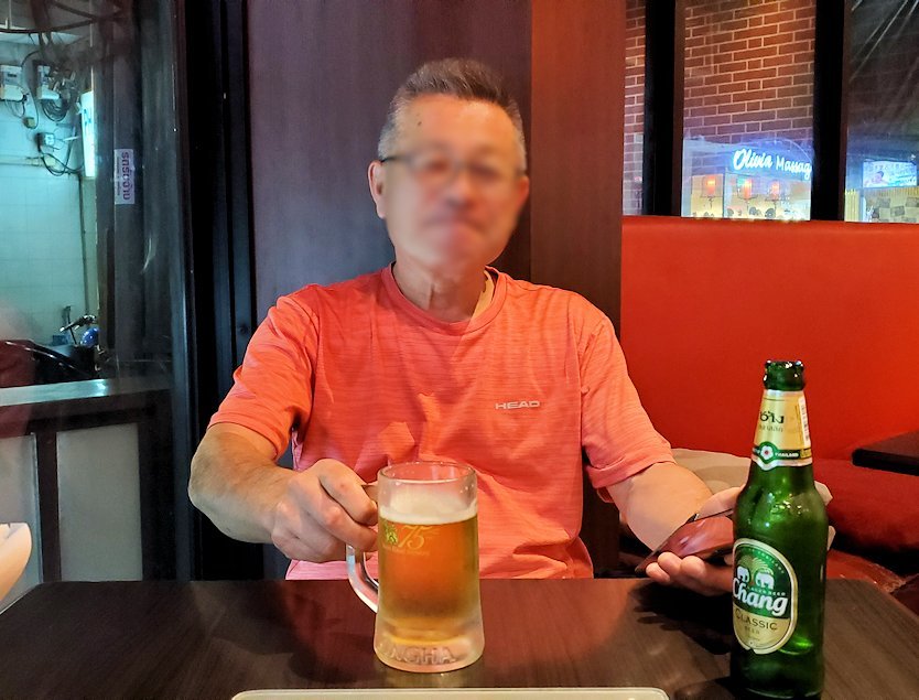タニヤ通り周辺にあるアジアン・レストラン【aroikao】でチャンギビールで乾杯