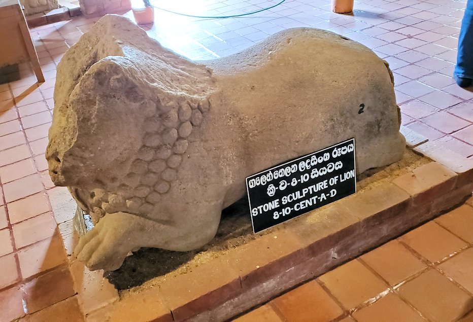 アヌラーダプラにあるイスルムニヤ精舎の博物館にあるライオンの石像