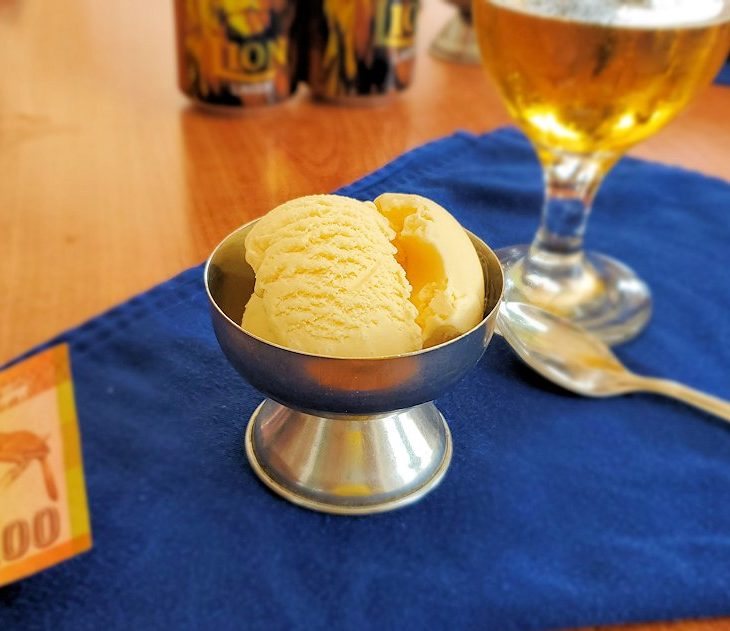 ホテル・エレファント・ベイのレストランで昼食バイキングで一番人気のアイスクリーム