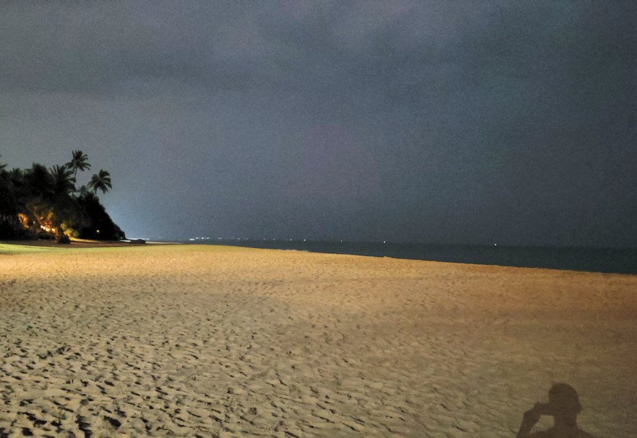夜のザ・ロング・ビーチ・リゾートのビーチの景色-2