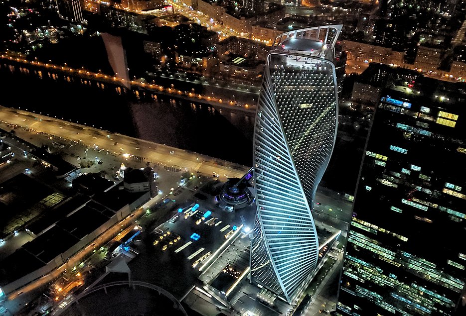 フェデレーションタワーの展望台からモスクワ市内の夜景を一望-4
