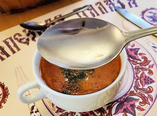 レストラン「トラペスナヤ・パラタ」で出てきたスープ-2