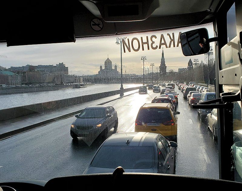 モスクワ市内を走るバスからの景色