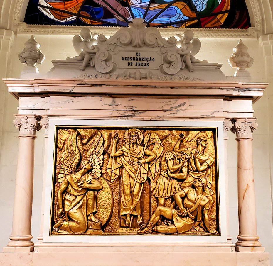 ポルトガルの聖地ファティマの大聖堂内に置かれていた、イエスキリストのレリーフ3枚目